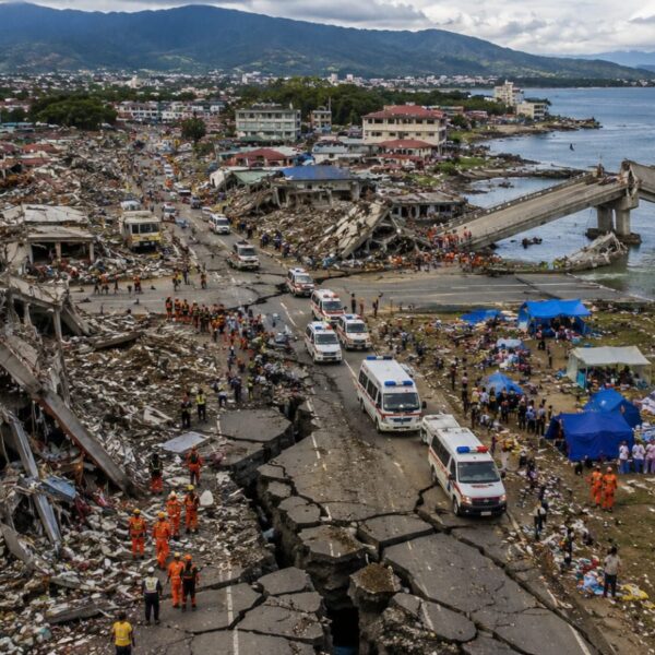 Emergency response after a powerful earthquake in southern philippines